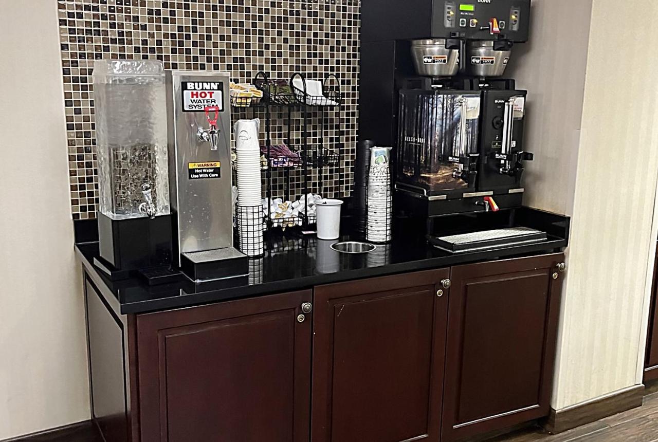 Hotel Lotus Kansas City Stadium Ngoại thất bức ảnh